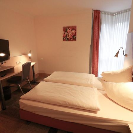 Petul Apart Hotel Ernestine Есен Екстериор снимка