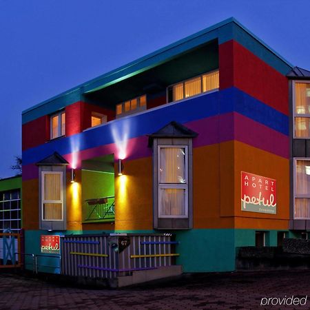 Petul Apart Hotel Ernestine Есен Екстериор снимка