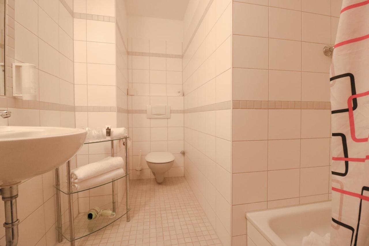 Petul Apart Hotel Ernestine Есен Екстериор снимка