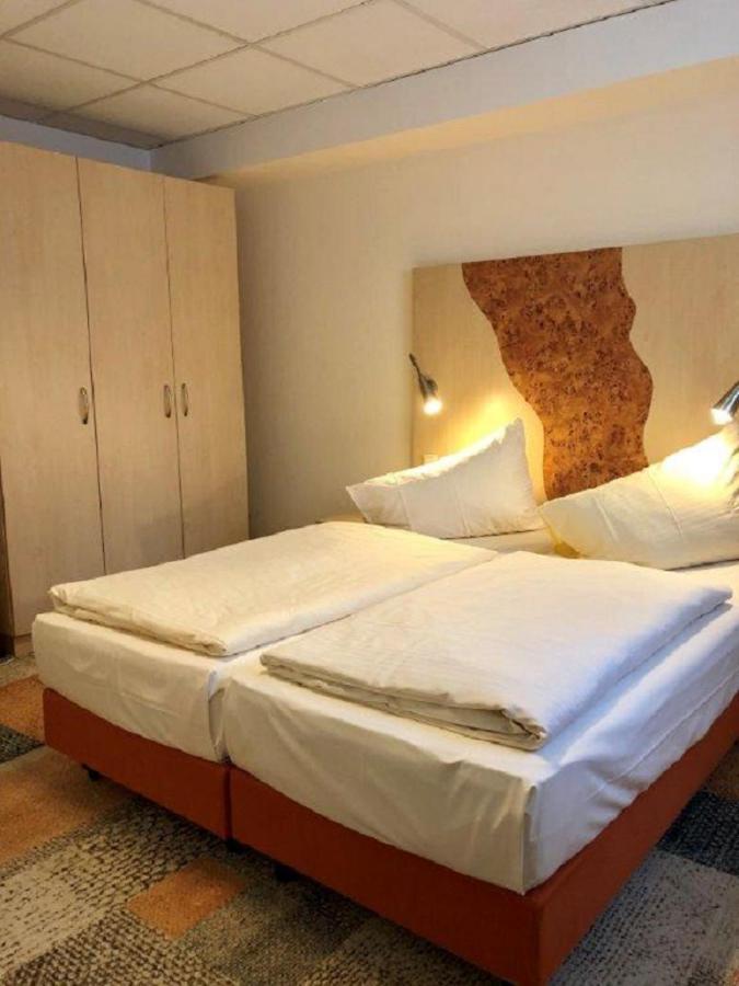 Petul Apart Hotel Ernestine Есен Екстериор снимка