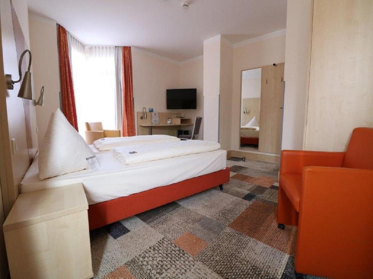 Petul Apart Hotel Ernestine Есен Екстериор снимка