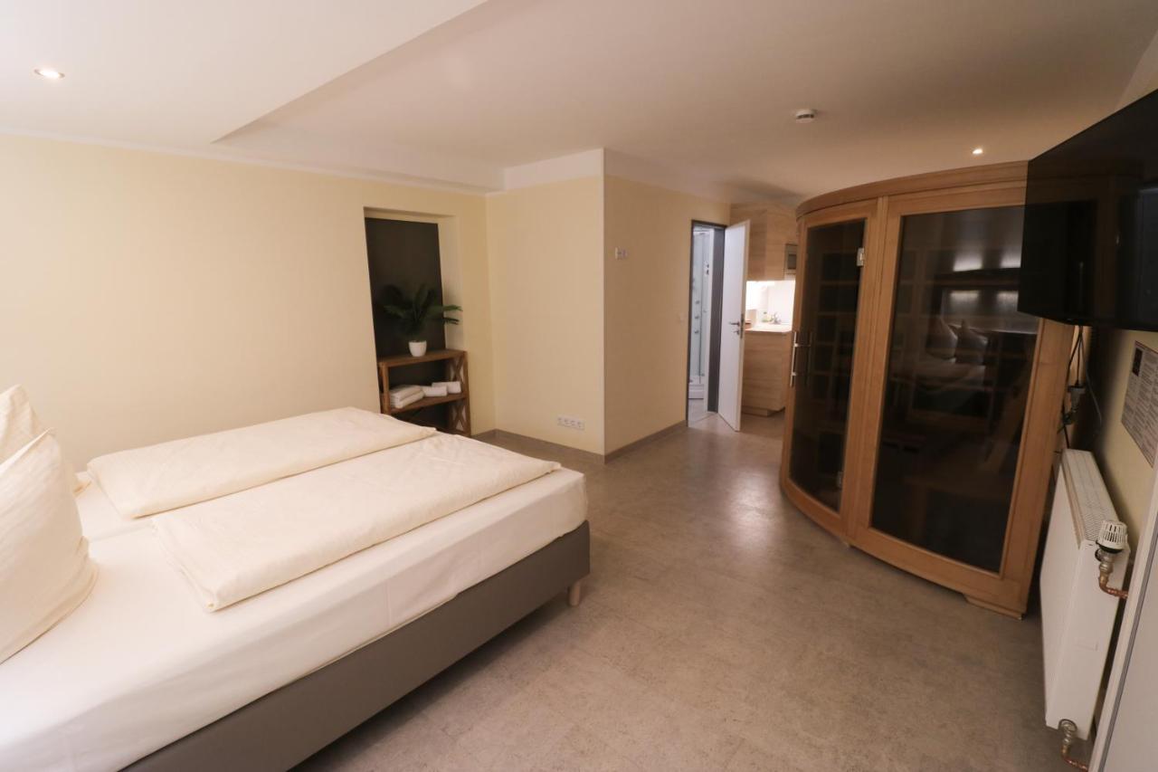 Petul Apart Hotel Ernestine Есен Екстериор снимка