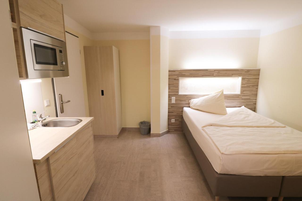 Petul Apart Hotel Ernestine Есен Екстериор снимка