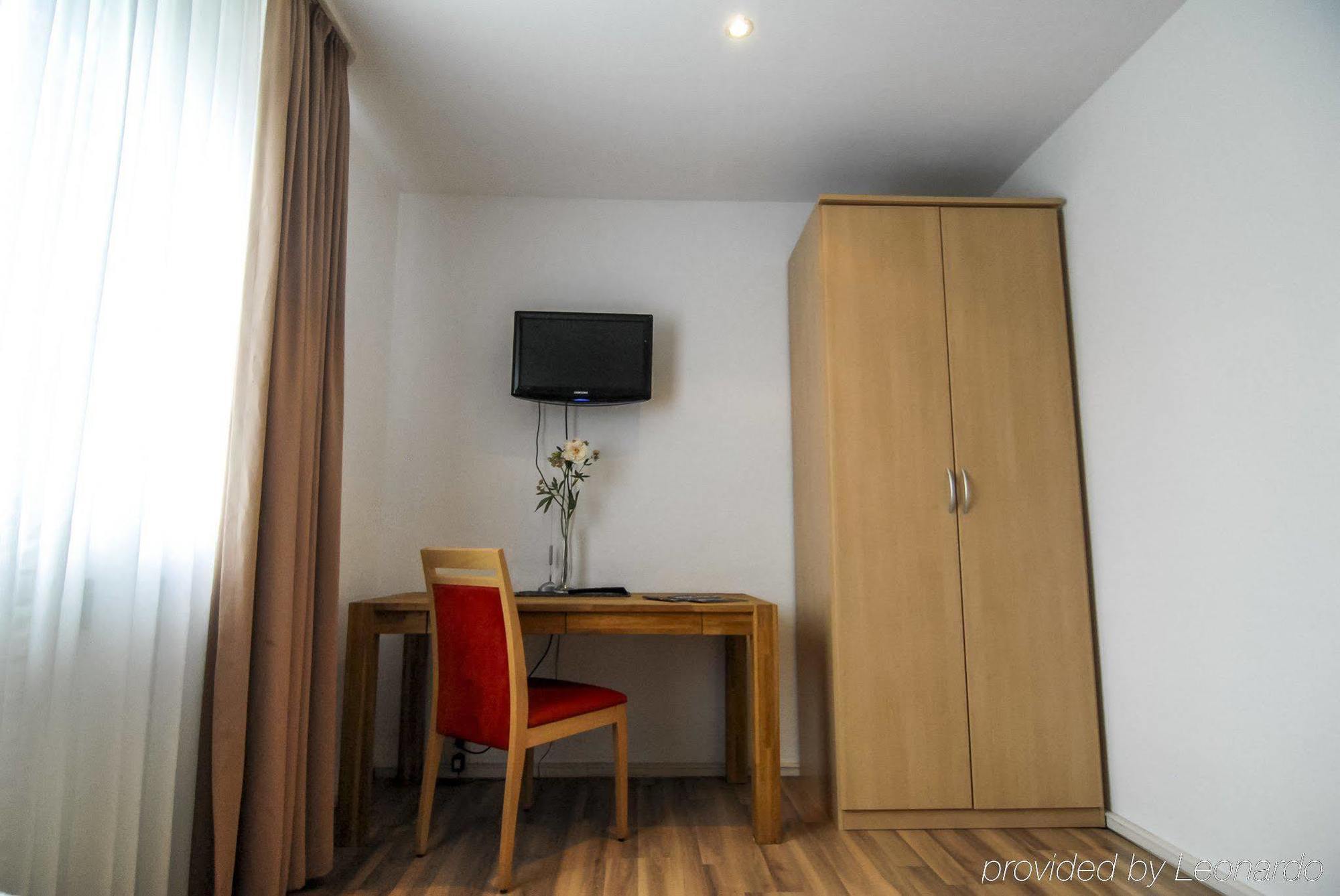 Petul Apart Hotel Ernestine Есен Екстериор снимка