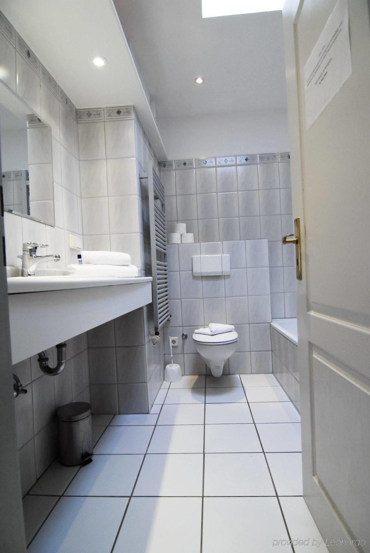 Petul Apart Hotel Ernestine Есен Екстериор снимка