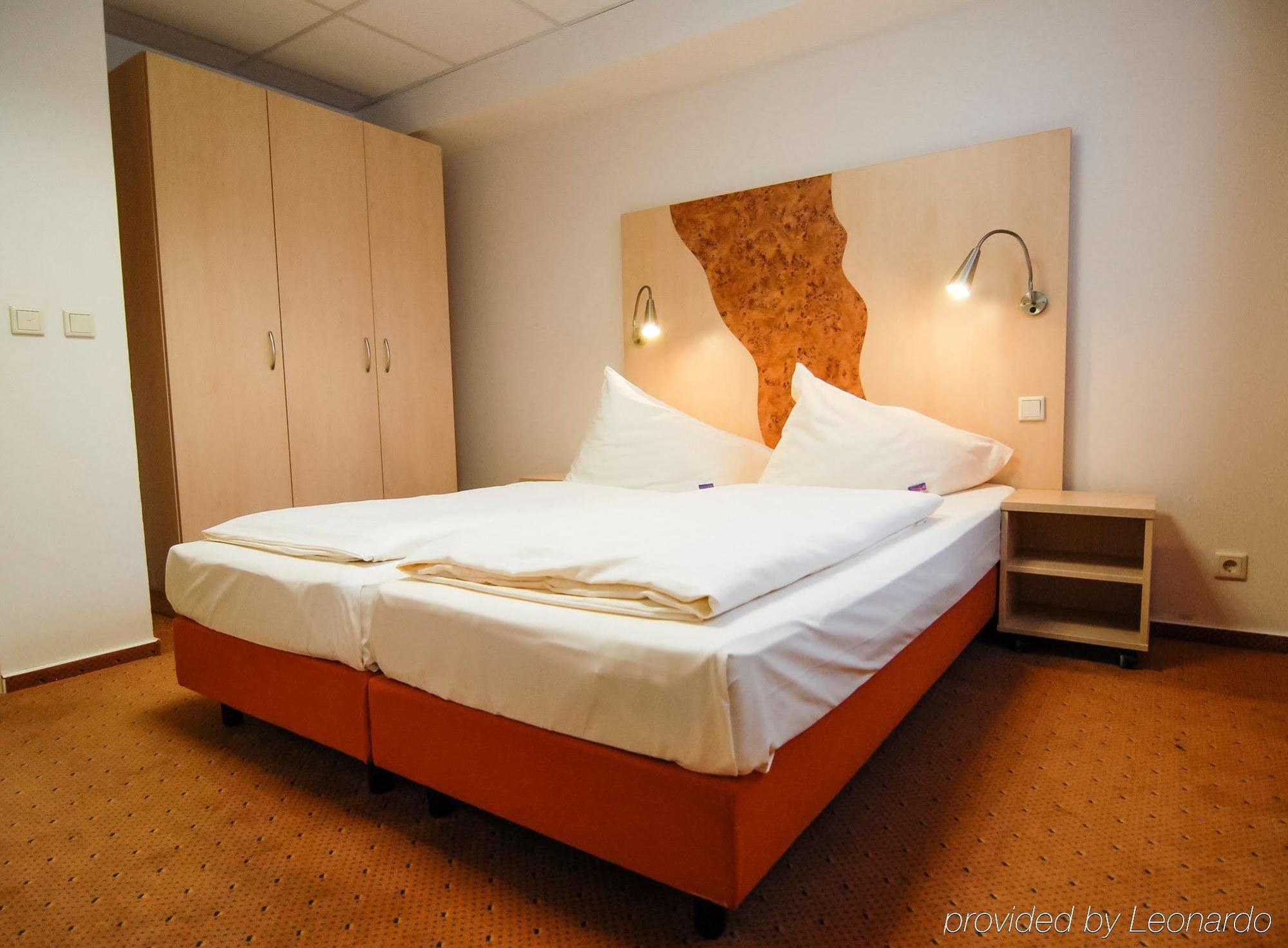 Petul Apart Hotel Ernestine Есен Екстериор снимка