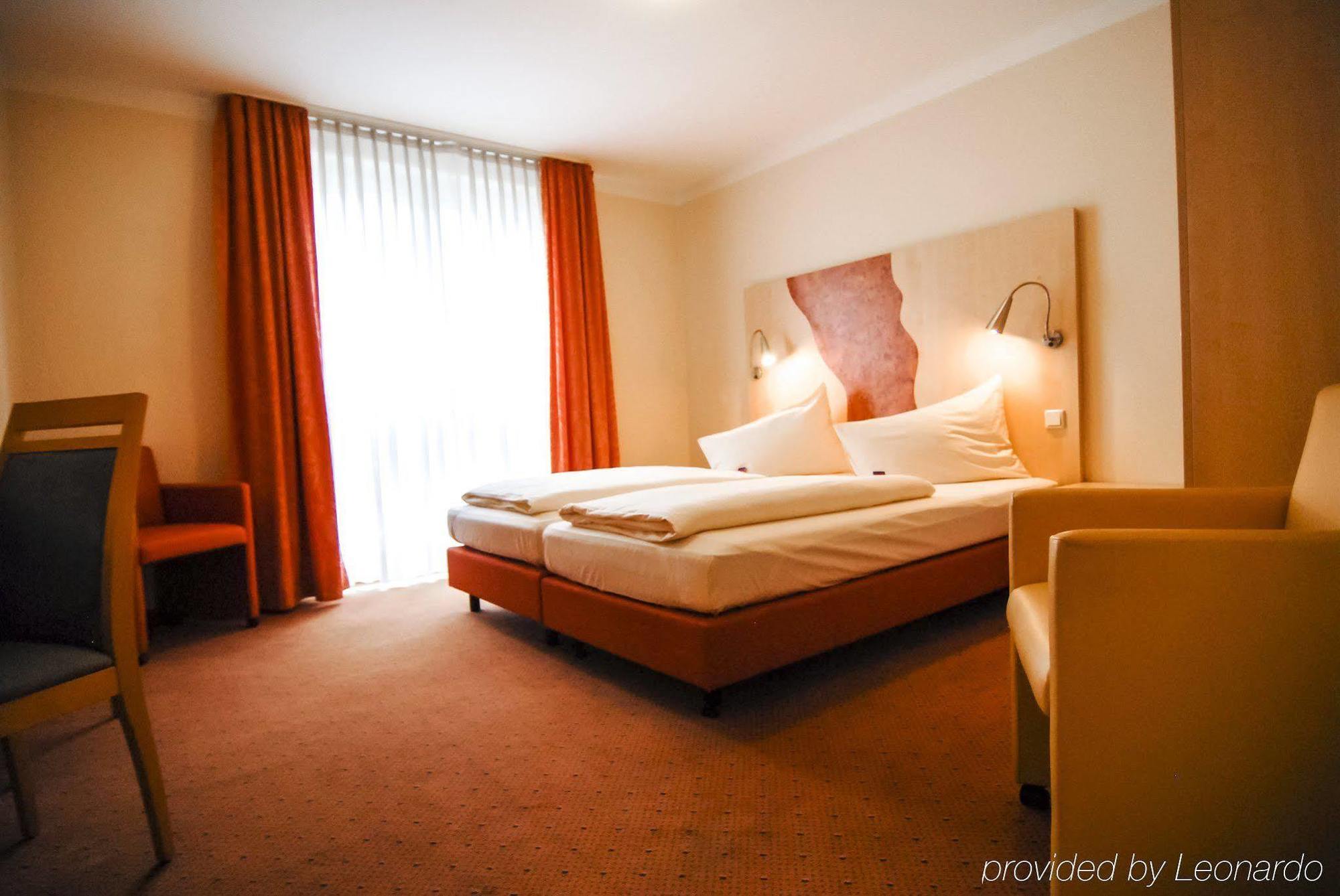 Petul Apart Hotel Ernestine Есен Екстериор снимка